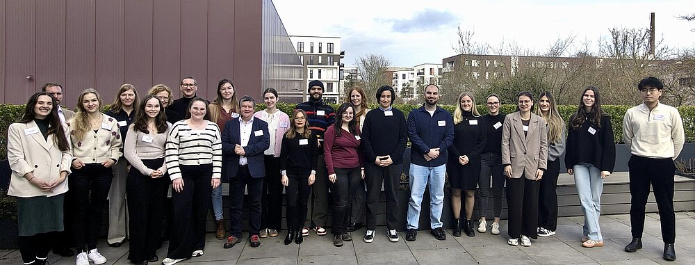 Gruppe3_bearbeitet_schmaler.jpg Gruppe3_bearbeitet_schmaler.jpg